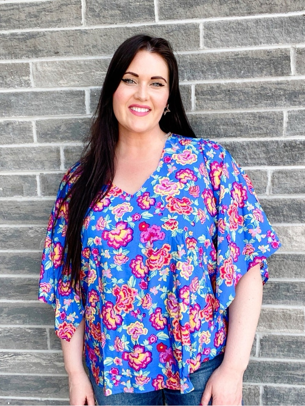EMILY WONDER / Bright Blue Floral V-Neck Flutter Sleeve Top/ NWT / 2x